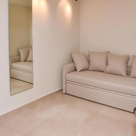 Thrive 아파트호텔 사르티
