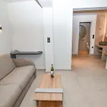 Thrive מלון דירות 3*
