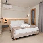 Thrive 3* סארטי